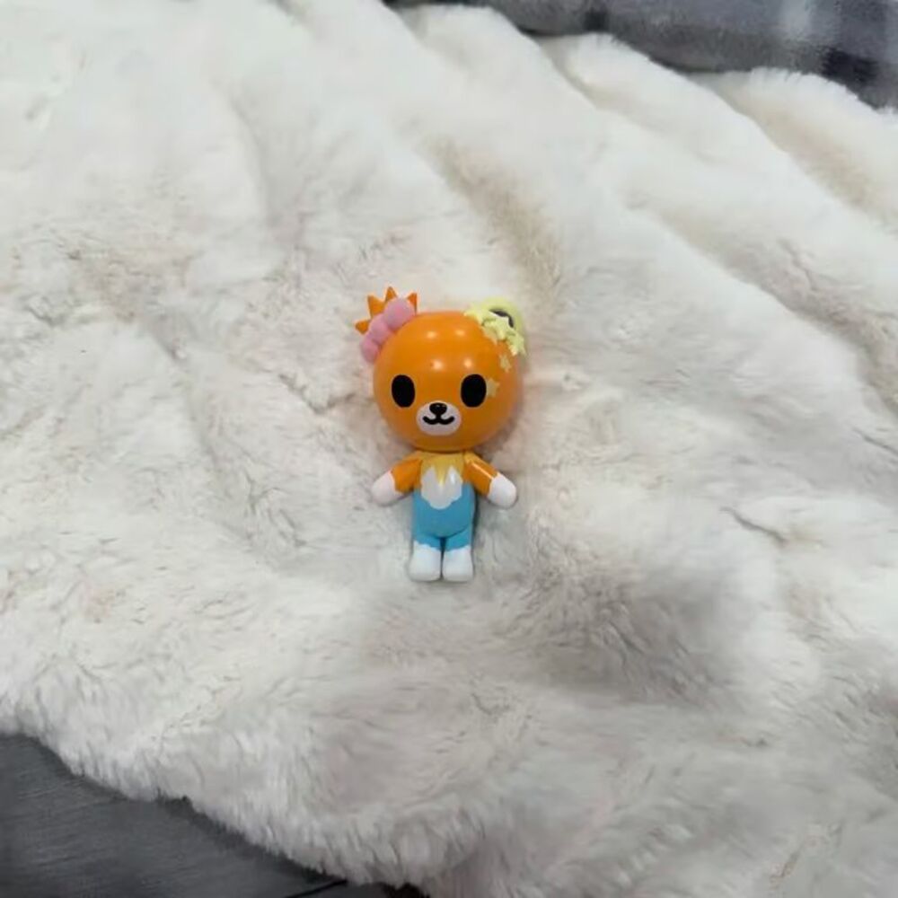 tokidoki lumi & her beary cute friends “lumi” figure